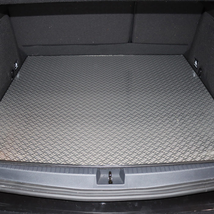 Exclusive Kofferraummatte aus Edelstahl mit Anti-Rutsch-Relief für Dacia Duster ab 2018